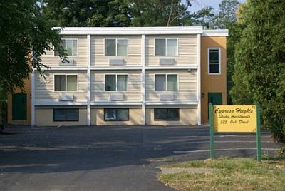 1st image of 525 Oak St APT 10