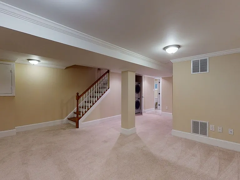 1230 Owen Pl NE — Photo 16