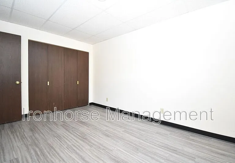 801 W Villard St #32 — Photo 8