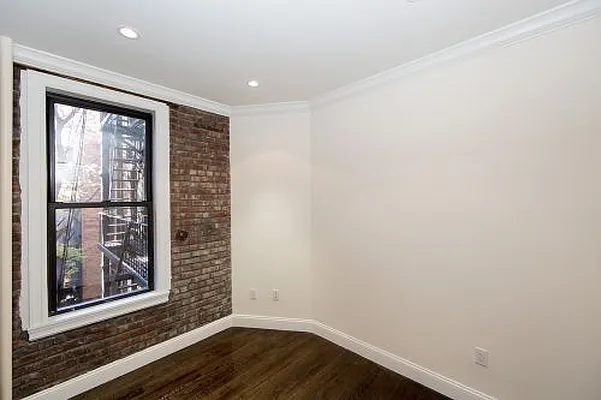 Rented by Icon Realty Management | media 13