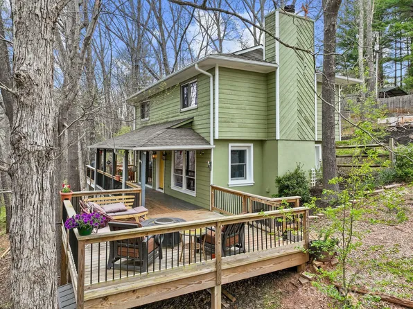 12 Chase Dr, Candler, NC 28715