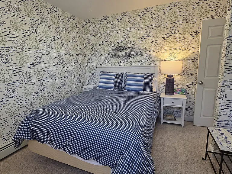 Queen size bed