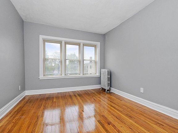 3rd image of 7556 S Calumet Ave #320-2