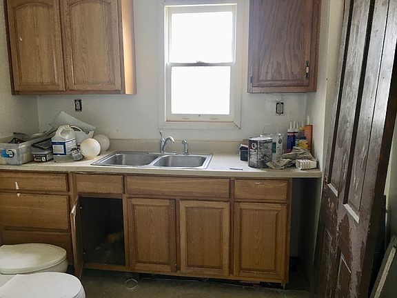 3rd image of 1710 Jackson St