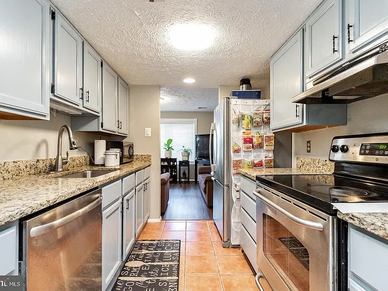 8032 Steeple Chase Ct — Photo 4