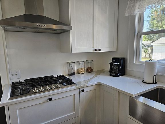 5th image of 3538 Avenue A