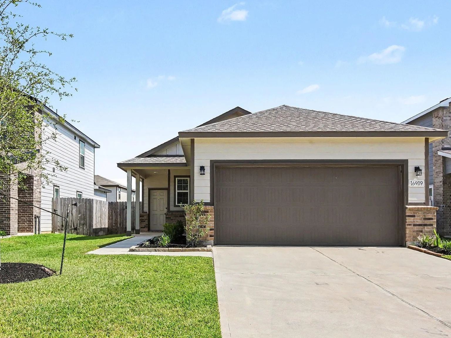 3 bed, 2.0 bath, $1,650 — Photo 2
