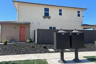 1 bed, 450 sqft, $1,650 — Photo 2
