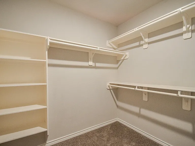 815 Easy St — Photo 16