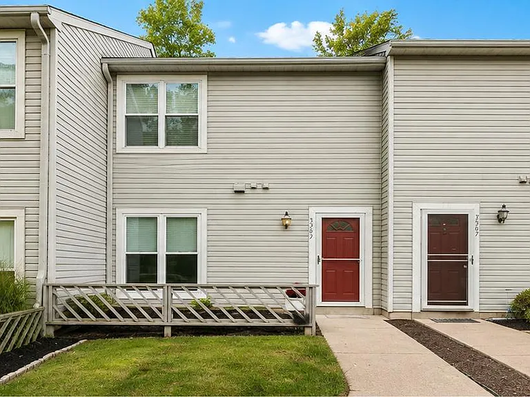 3569 Plumtree Dr #6 — Photo 1