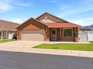 250 Bryce Dr, Kaysville, UT 84037