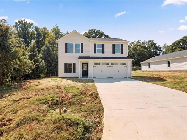 335 Frank Cherry St, Eden, NC 27288