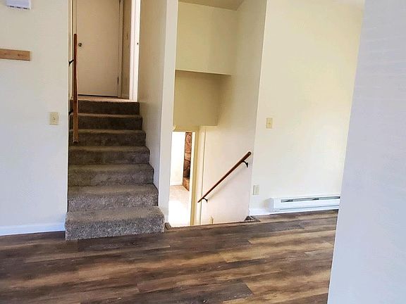 2nd image of 1916 E Meadow Ln