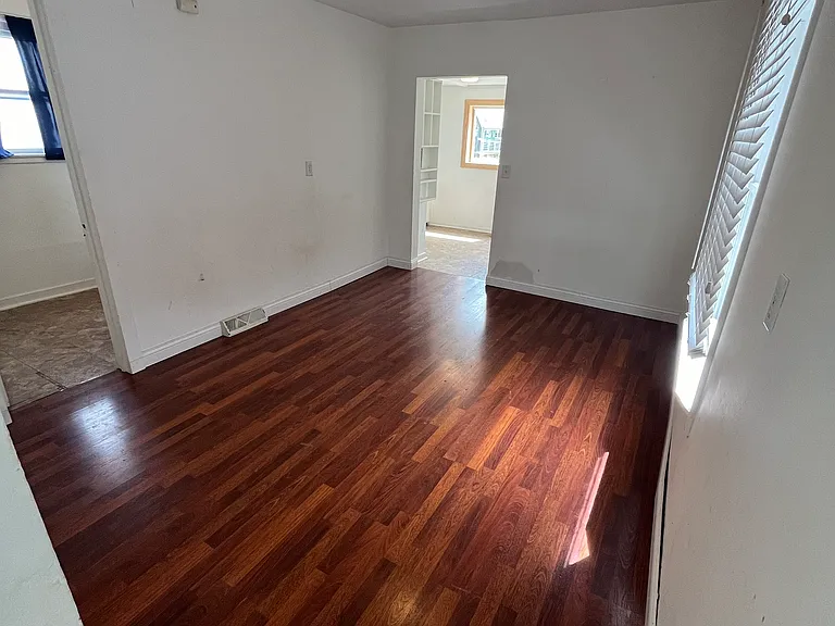 1331 Franklin St — Photo 13