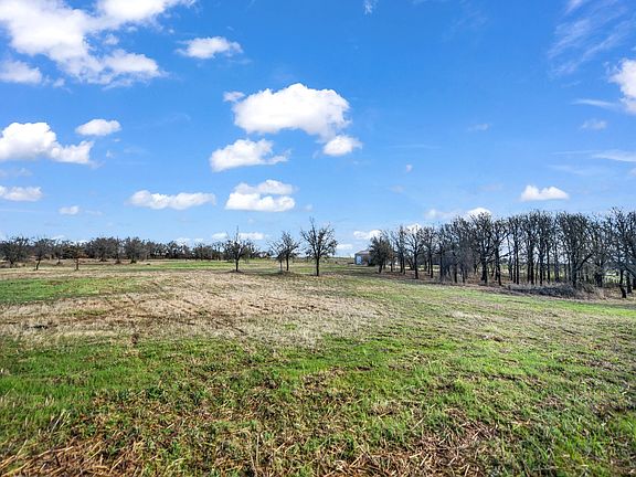 2nd image of 108 Rona Ln