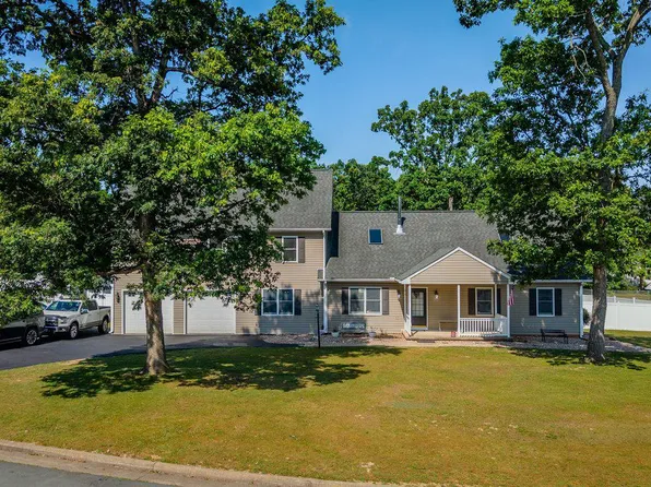 215 Forest Dr, Stuarts Draft, VA 24477