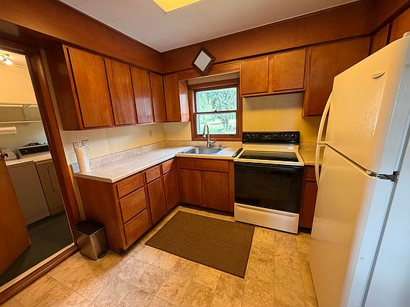 2nd image of 2831 McKinley St