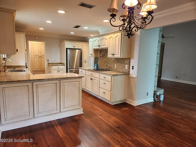 103 Mews Cir — Photo 8