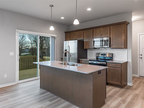 3rd image of 16508 Oakwood Dr