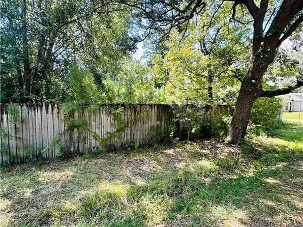 Chevreuil St, Mandeville, LA 70448