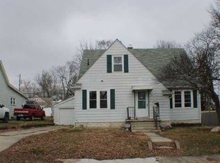 916 S B St, Elwood, IN