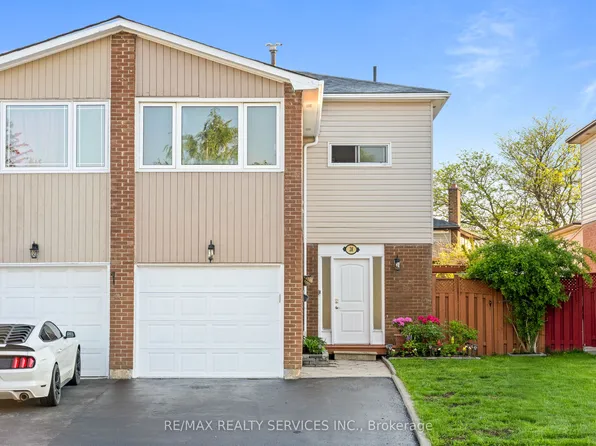 28 Kingswood Dr, Brampton, ON L6V 2T6
