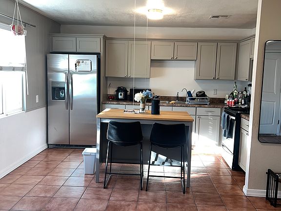 4th image of 6225 N 35th Dr #2