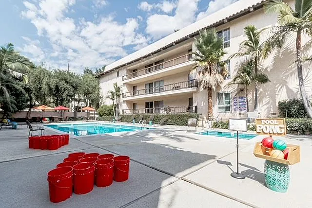 1127 E Del Mar Blvd #121