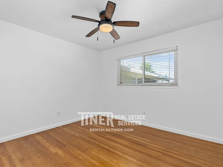 9136 Cecile Way — Photo 23