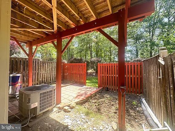 4th image of 8056 Hilliard Dr