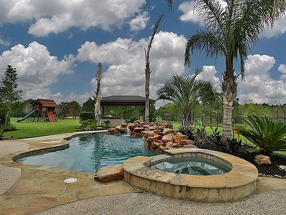 3rd image of 6211 Cross Creek Harbor Ln