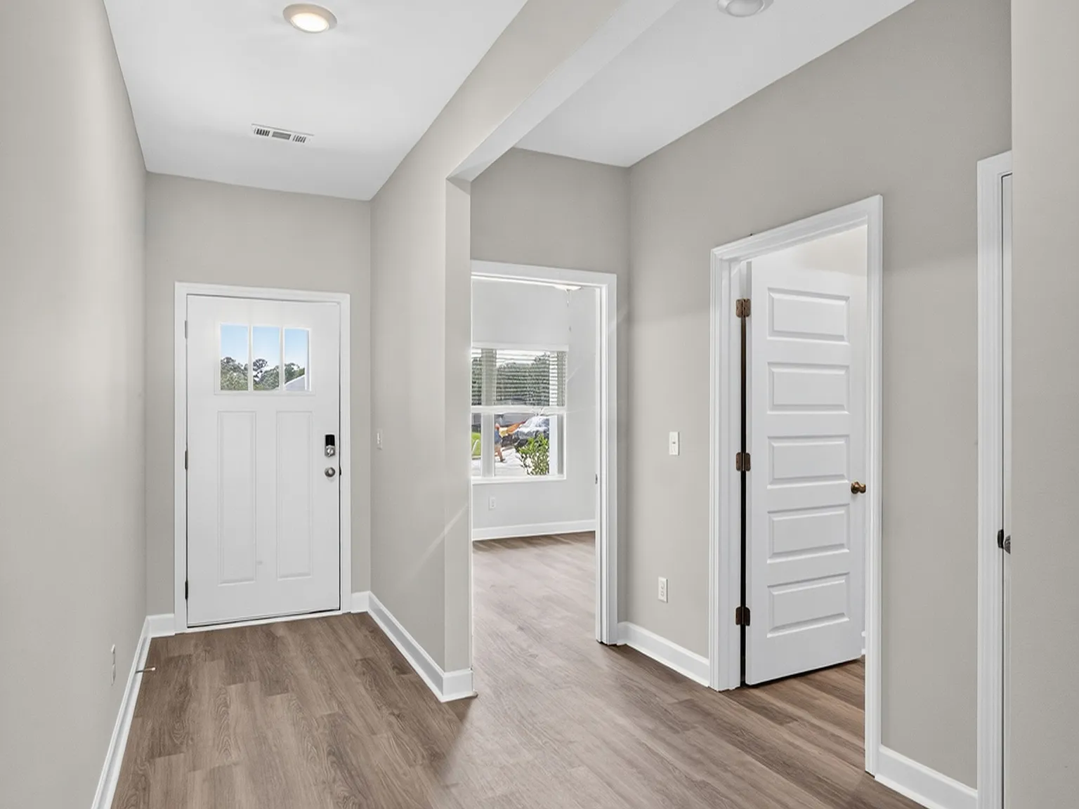305 Nicklaus Court - 1 — Photo 2