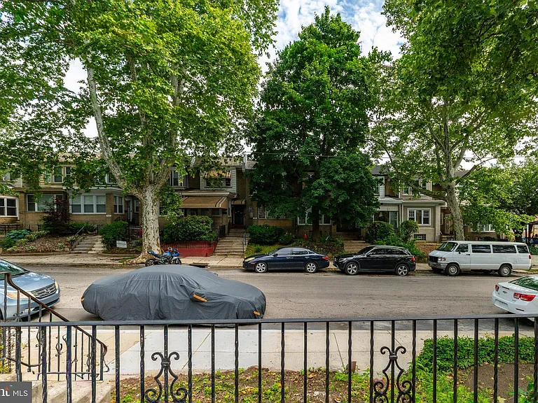 5461 W Berks St — Photo 18