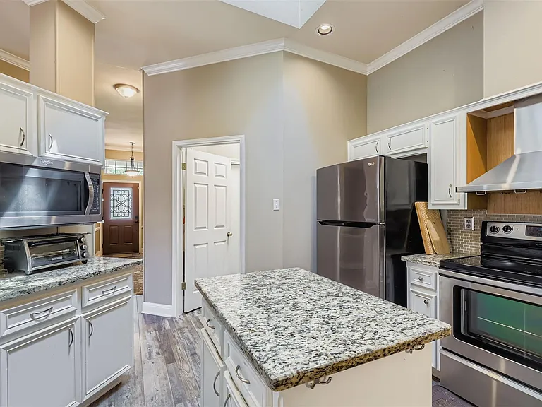1809 Edelweiss Dr — Photo 11