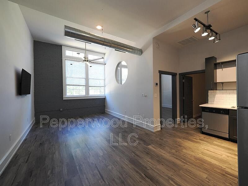 1st image of 600 Magnolia St APT 111