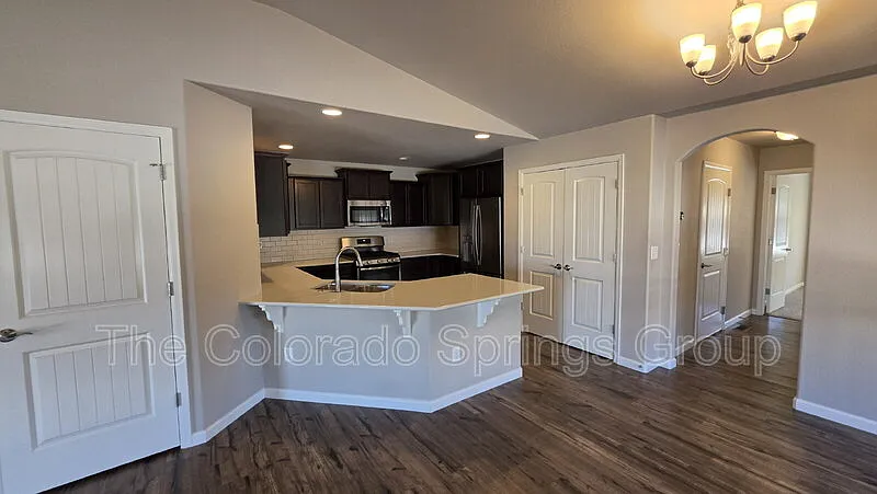 3 bed, 2.5 bath, 2511 sqft, $2,500 — Photo 4