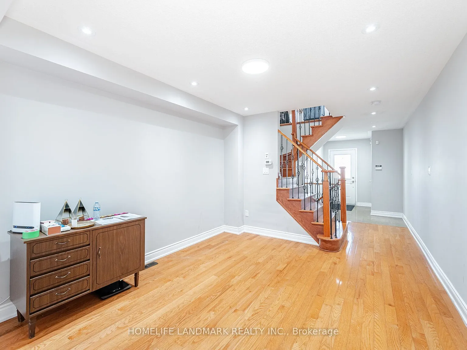 3 bed, $2,995 — Photo 3