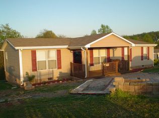 136 Chestnut Acorn Rd, Martinsville, VA 24112
