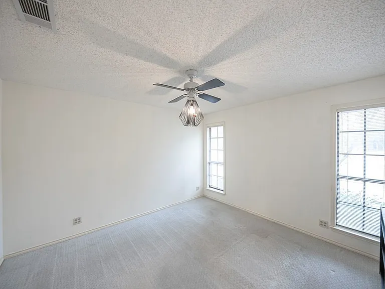 4007 Crestridge Dr — Photo 32