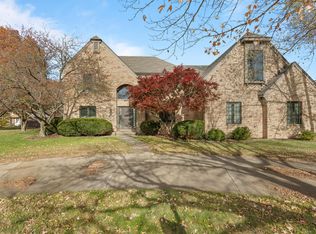1702 Yorkshire Dr, Champaign, IL