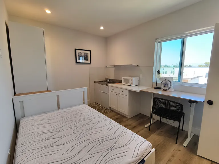 3020 S Normandie Ave #E3-2 — Photo 5