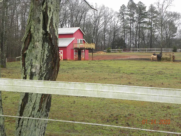 3575B Jefferson River Rd #BARN — Photo 21