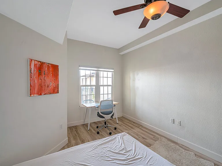 100 4th Ave S #424 — Photo 23