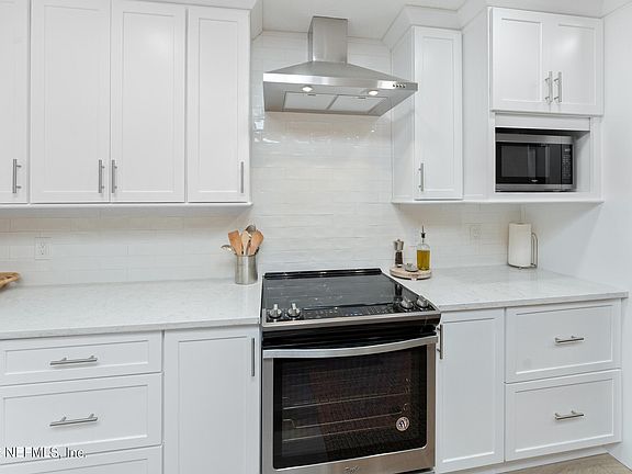 3rd image of 10 10th St #63