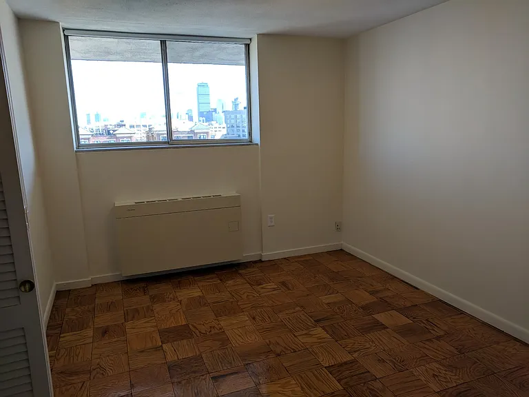 101 Monmouth St #902 — Photo 6