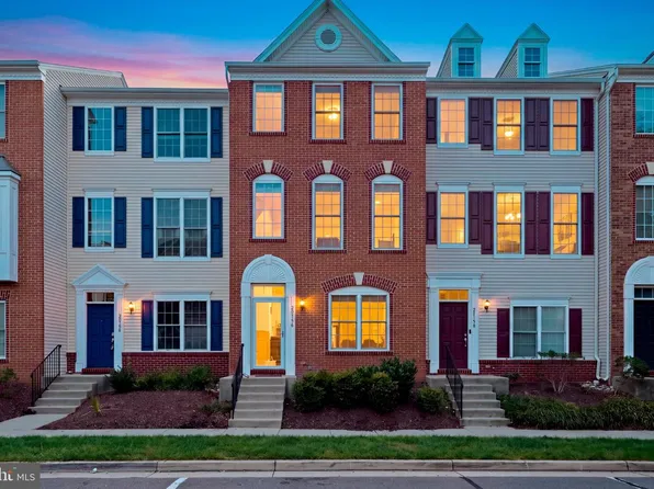 25156 Monteith Ter, Chantilly, VA 20152