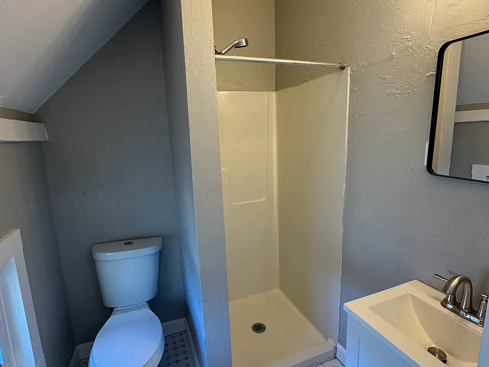 10 Ames Pl #2