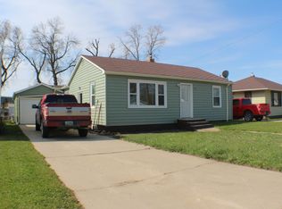 127 4th Ave, Ray, ND 58849