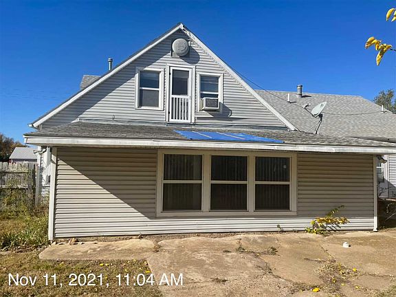 3rd image of 1002 S Cedar St