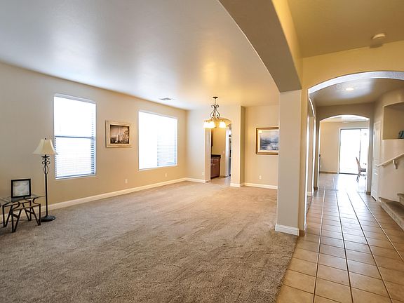 2nd image of 1582 E Jardin Pl